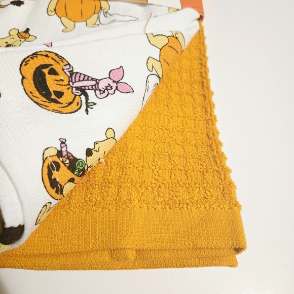 Disney Winnie The Pooh & Friends Halloween Kitchen Towels Set Of 3 NWT - Picture 2 of 2